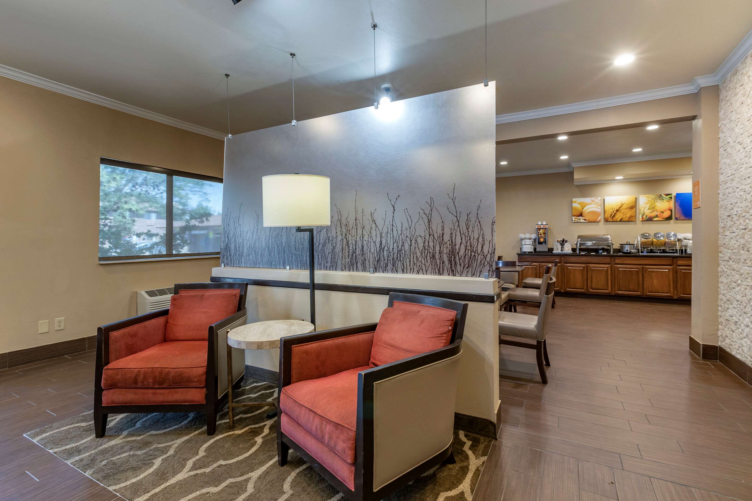 Lobby with sitting area | Comfort Inn & Suites Waterloo - Cedar Falls