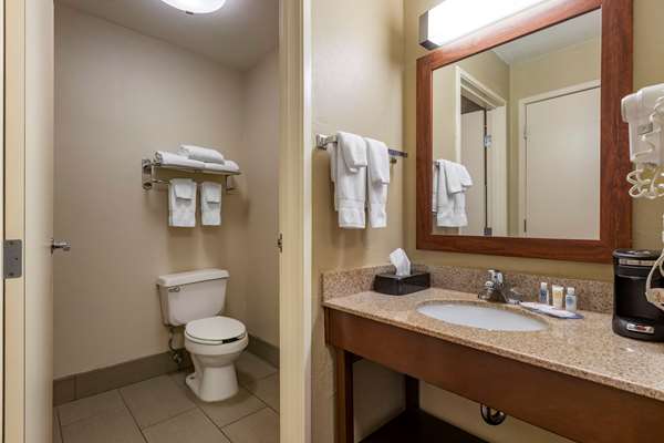  - Comfort Inn & Suites Waterloo