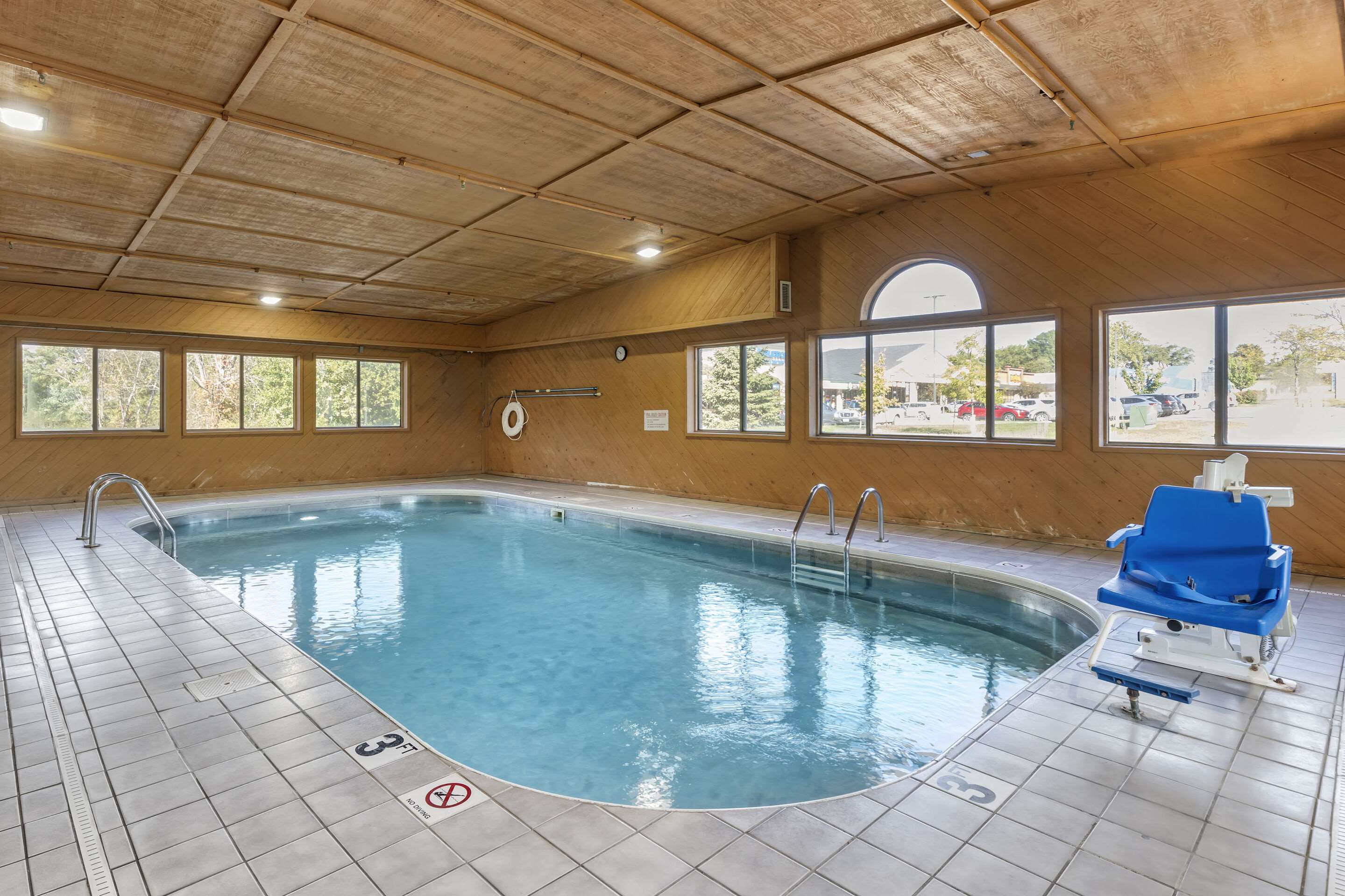 Indoor pool | Quality Inn Indianola