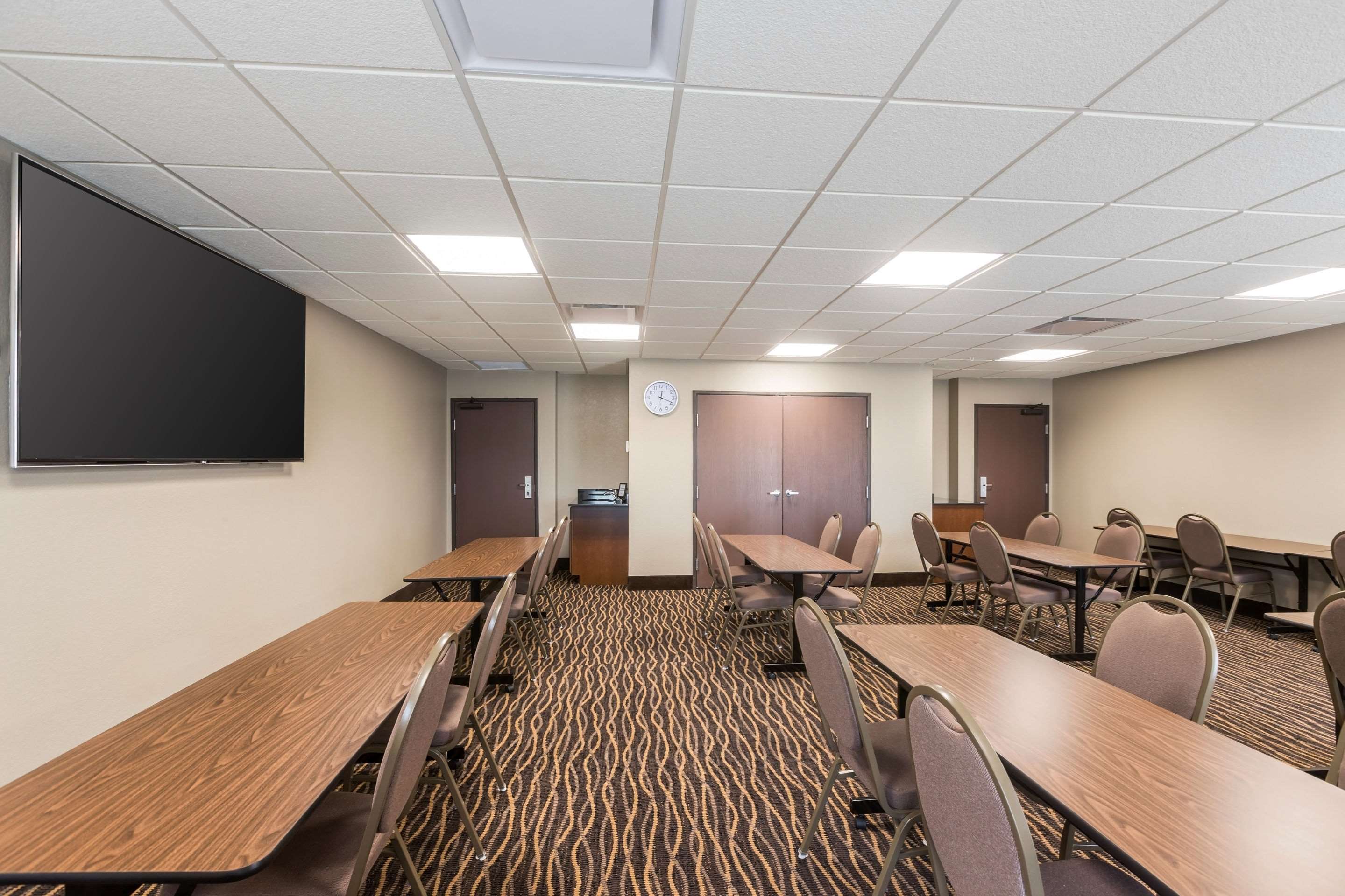 Meeting room | Sleep Inn & Suites West Des Moines near Jordan Creek