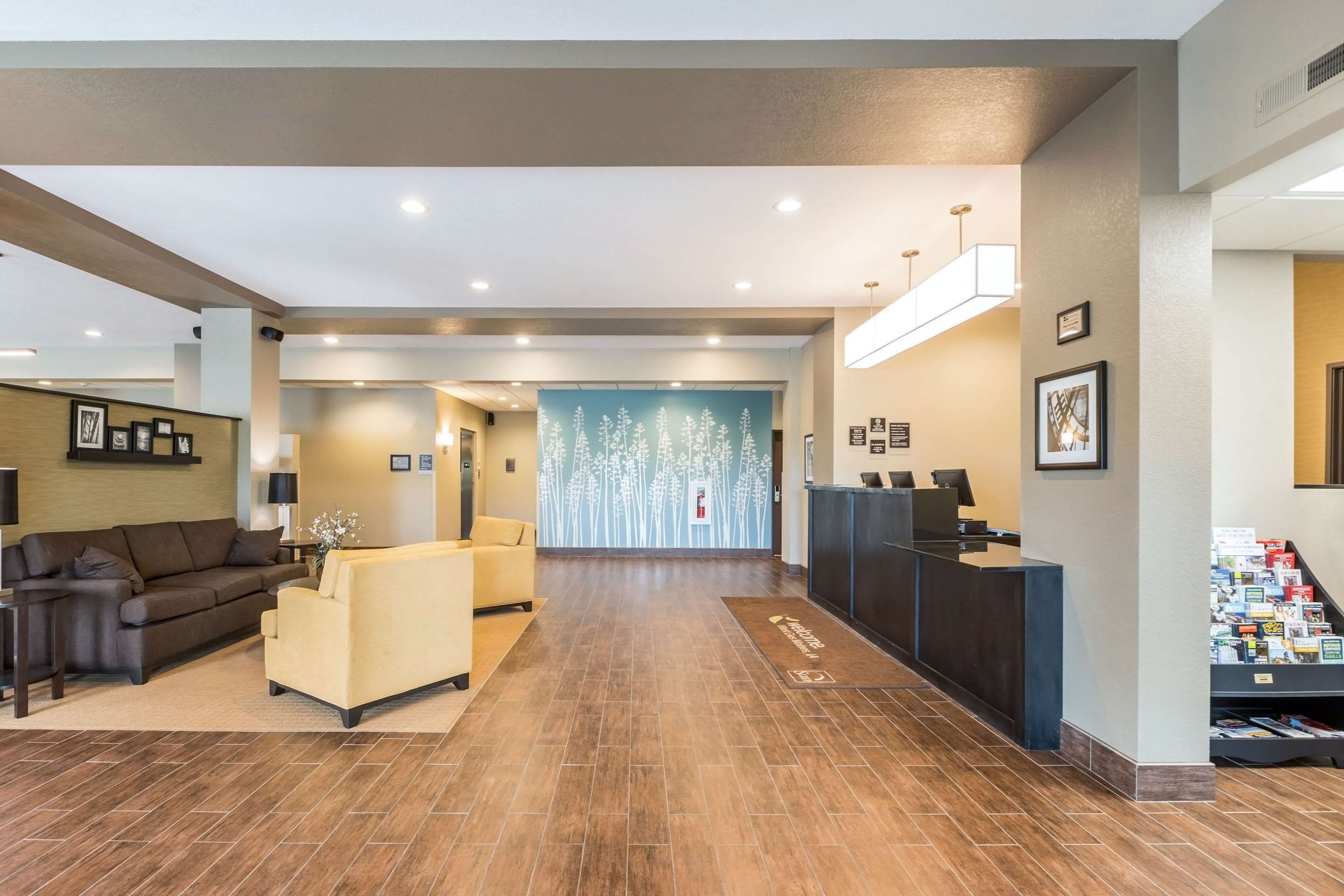 Hotel lobby | Sleep Inn & Suites West Des Moines near Jordan Creek