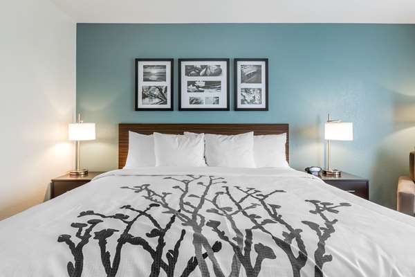  - Sleep Inn & Suites West Des Moines - I-35, Exit 70