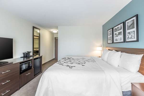  - Sleep Inn & Suites West Des Moines - I-35, Exit 70