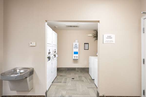 Amenities - Suburban Studios Waterloo