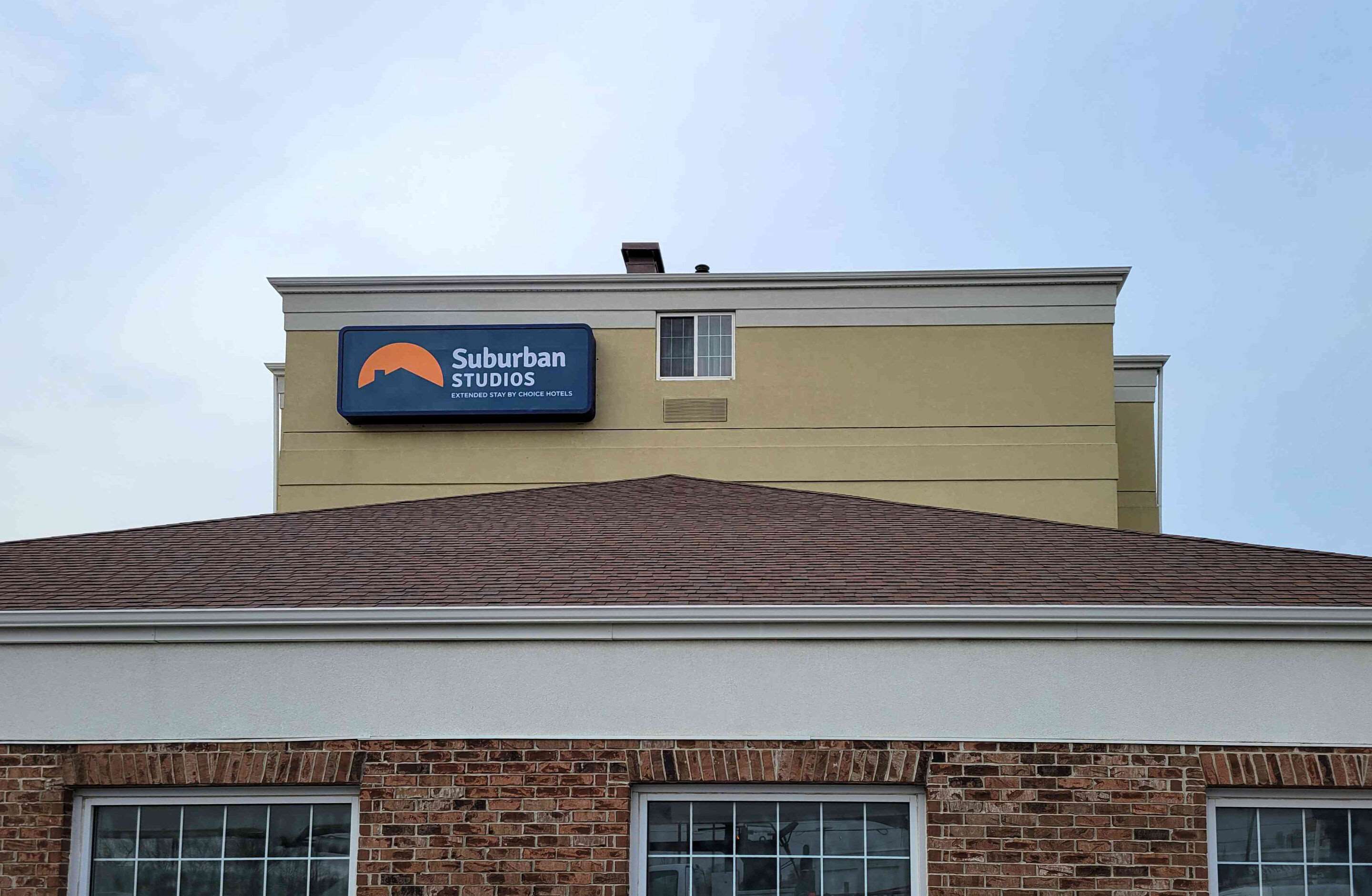 Hotel exterior | Suburban Studios Waterloo - Cedar Falls - Cedar Valley