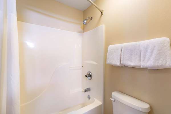  - Quality Inn Storm Lake