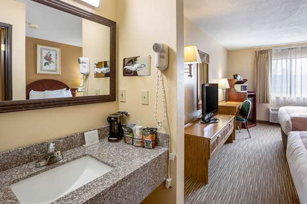  - Quality Inn Storm Lake