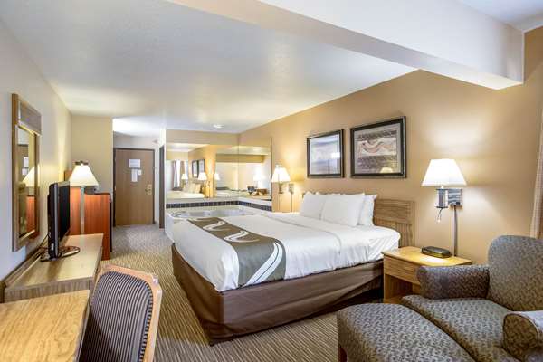 Suite - Quality Inn Storm Lake