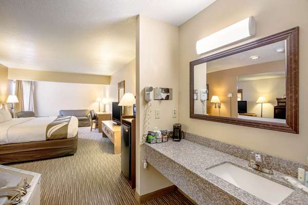 Suite - Quality Inn Storm Lake