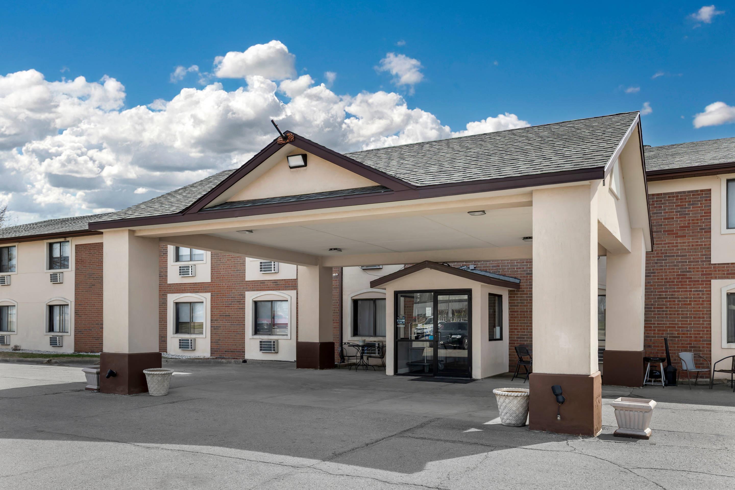 Hotel exterior | Quality Inn & Suites Ottumwa