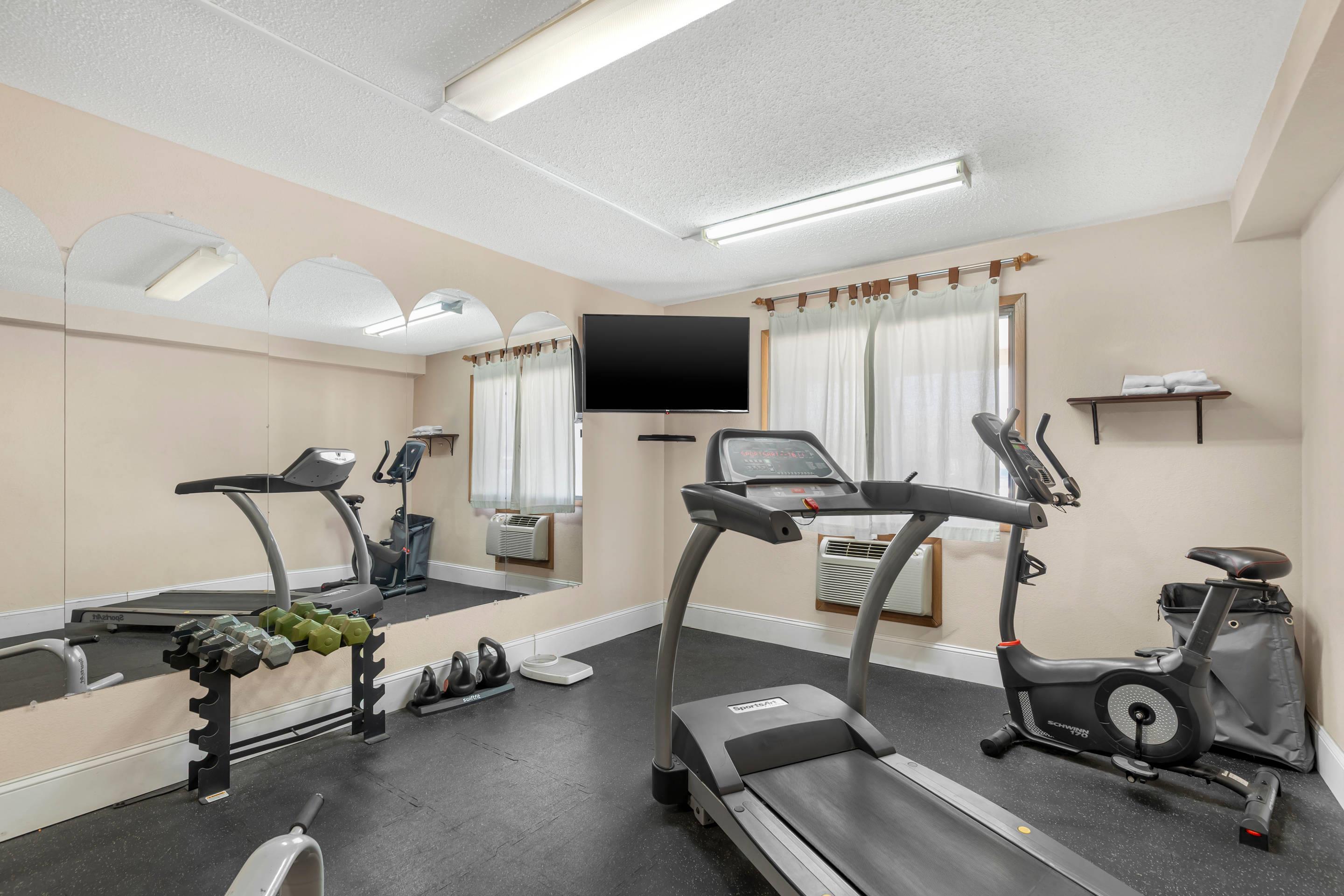 Exercise room | Quality Inn & Suites Ottumwa