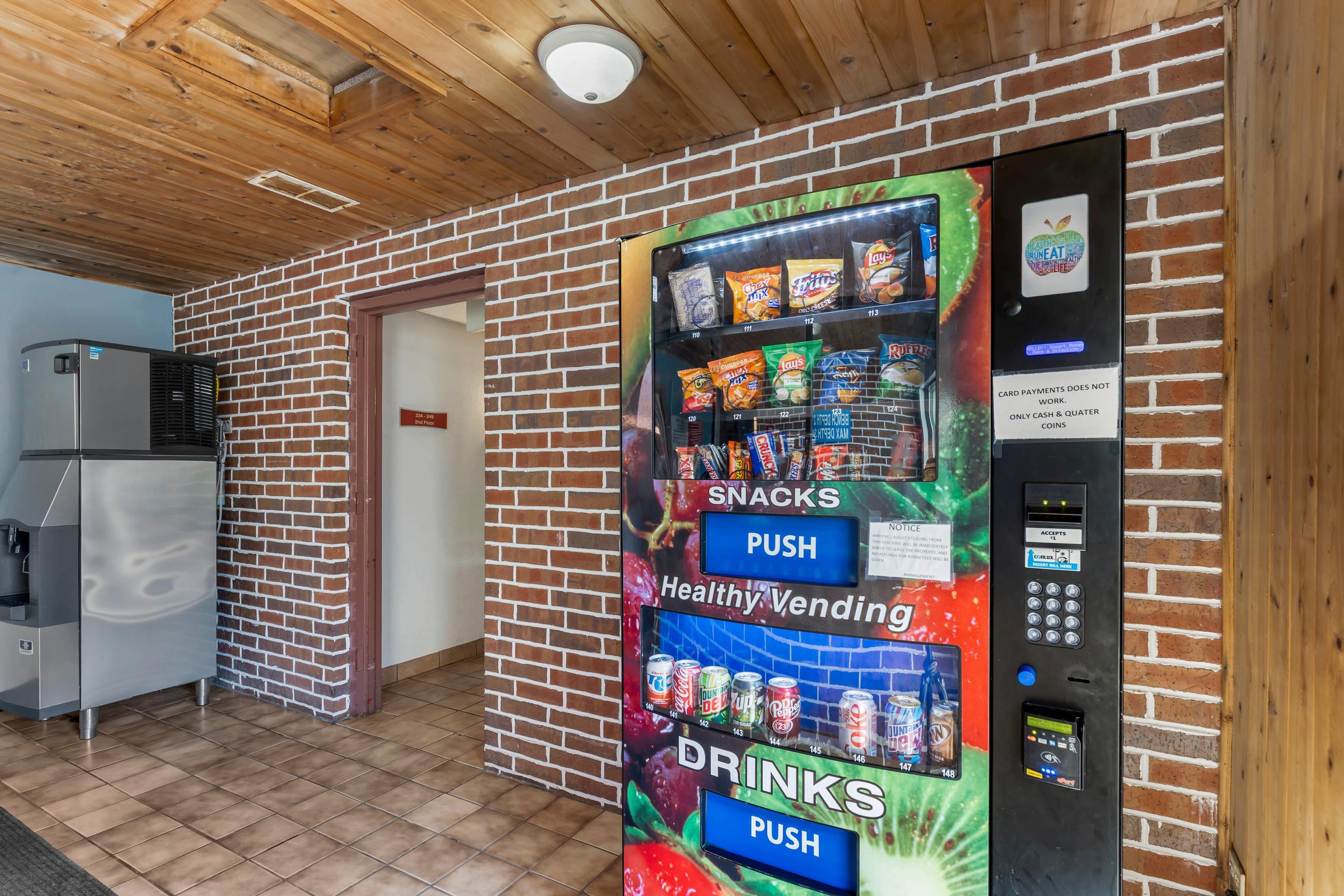Hotel vending area | Quality Inn & Suites Ottumwa