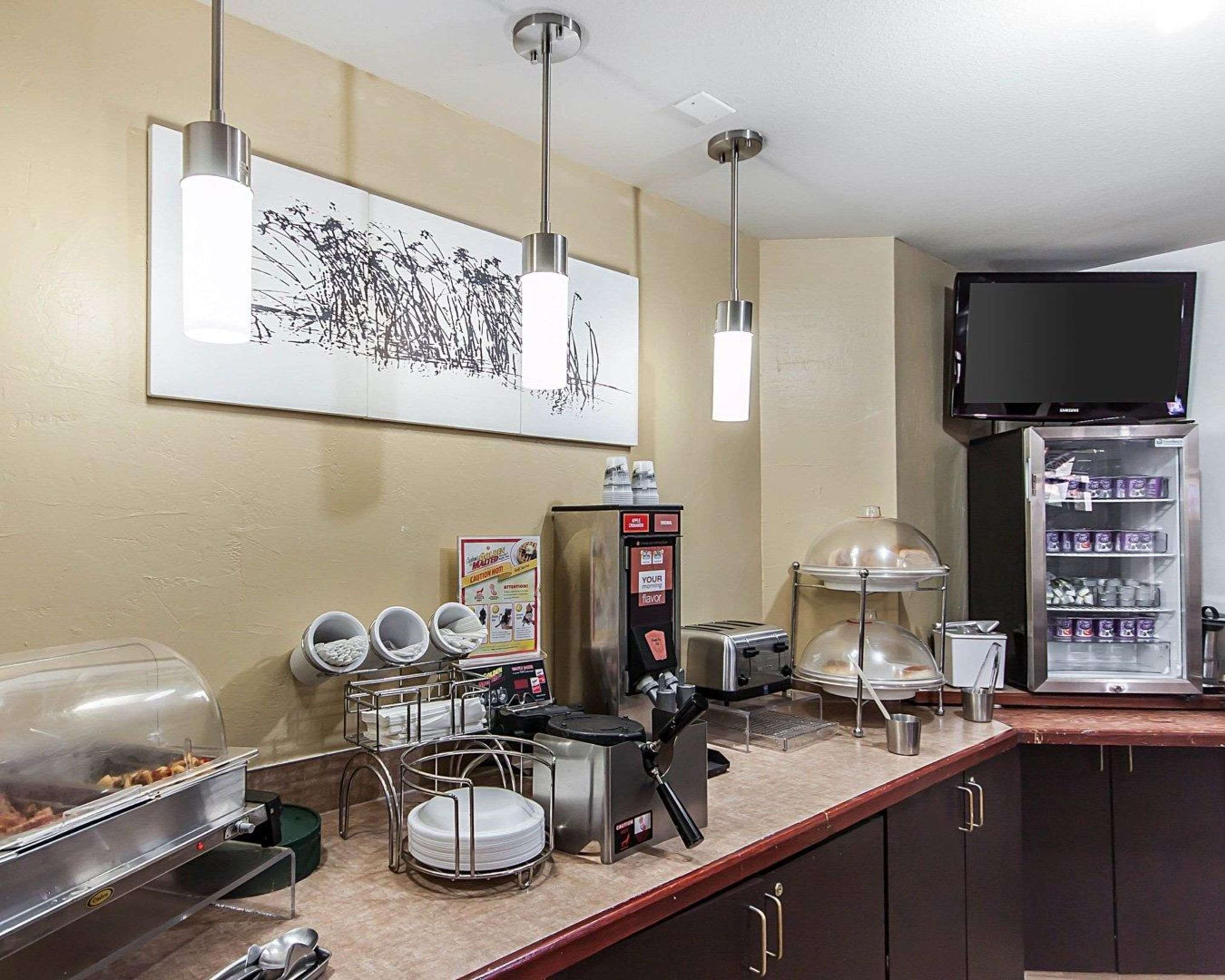 Assorted breakfast items | Rodeway Inn Airport Boise