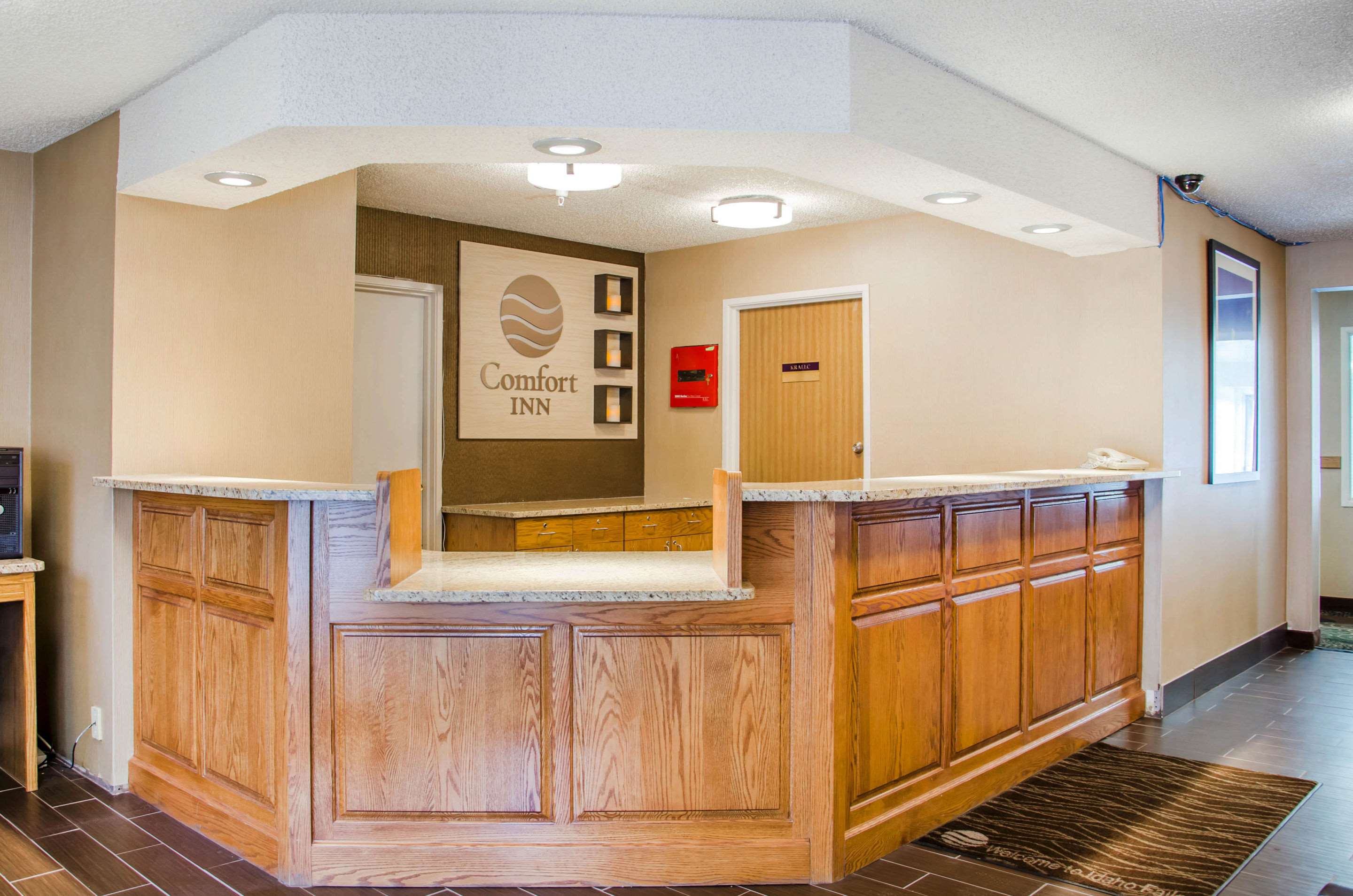 Front desk | Comfort Inn Idaho Falls
