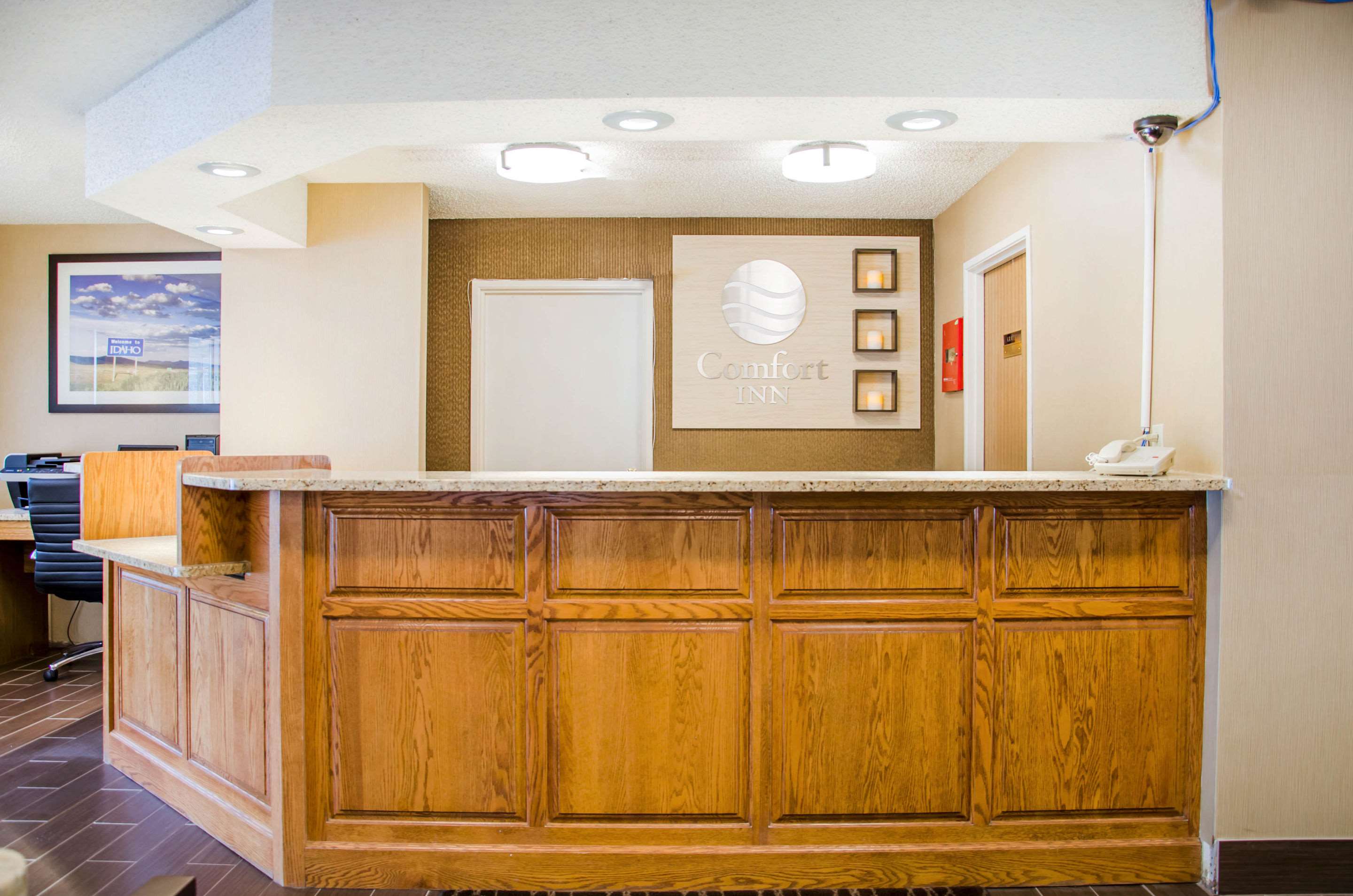 Front desk | Comfort Inn Idaho Falls