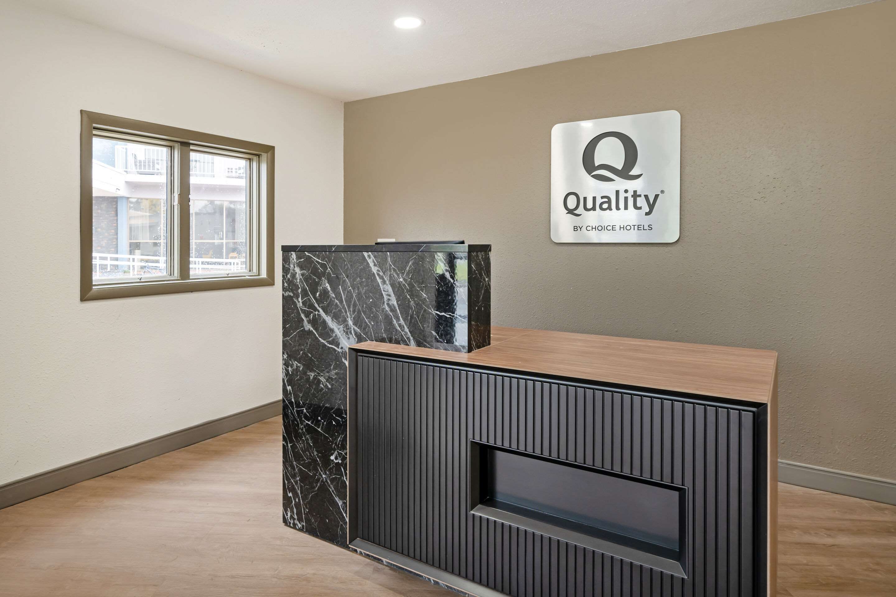 Front desk | Rodeway Inn Idaho Falls