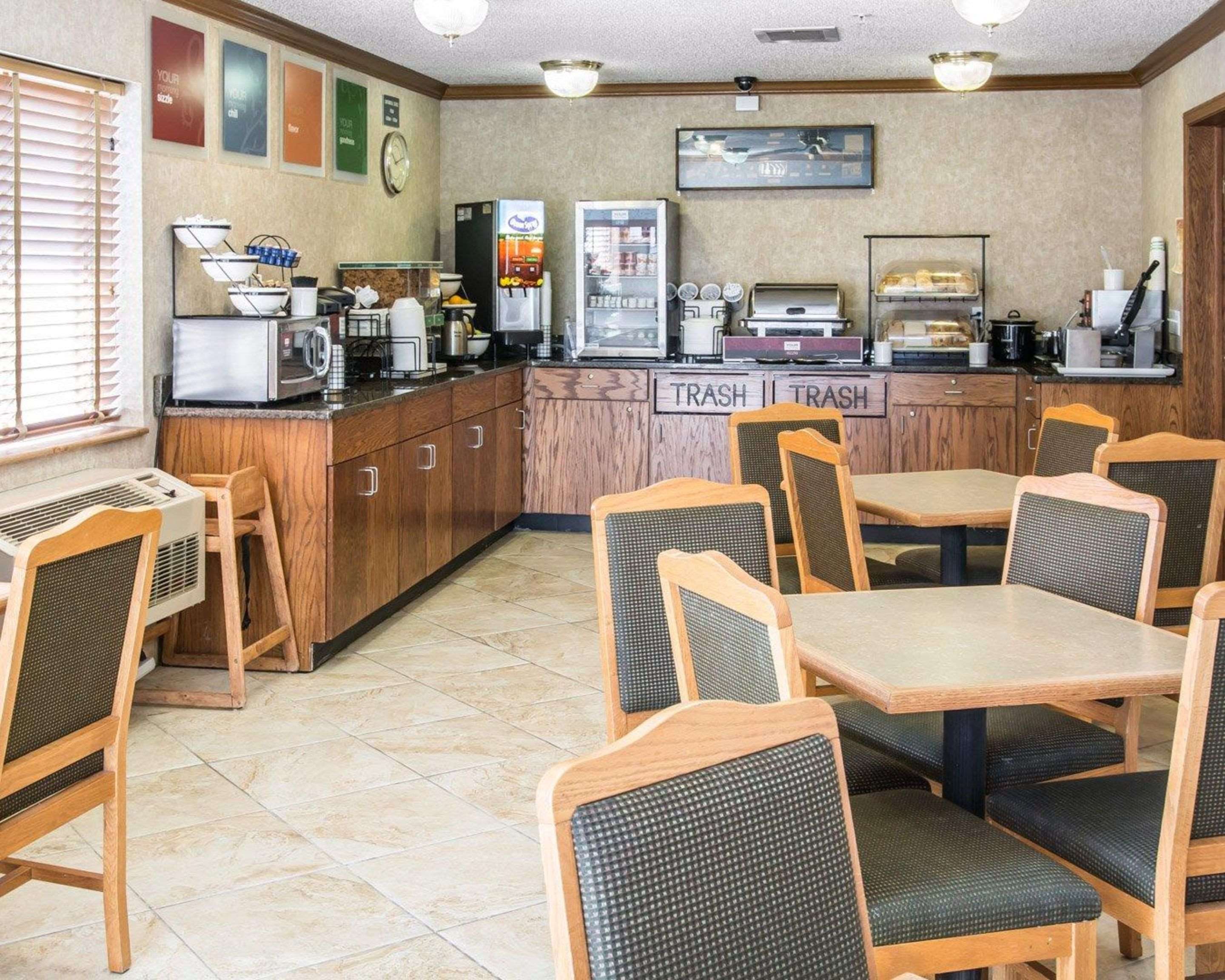 Breakfast room