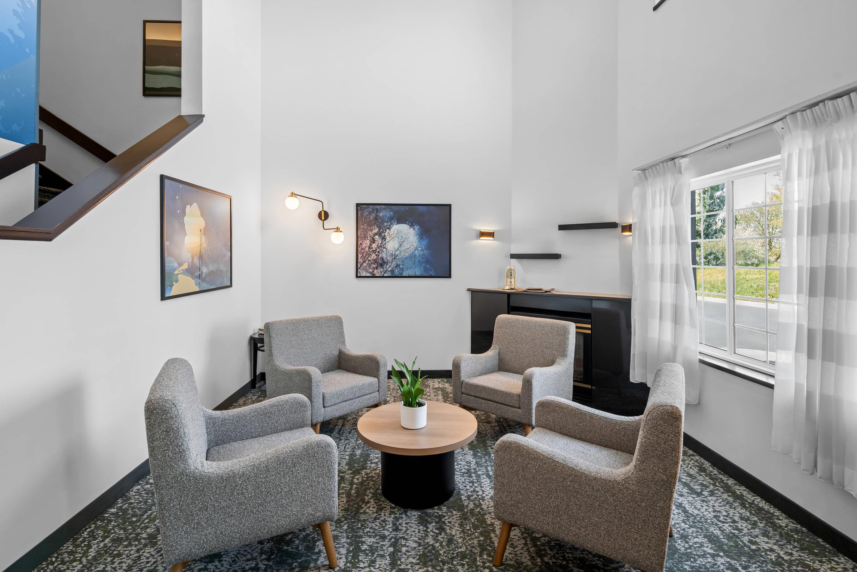 Lobby with sitting area
