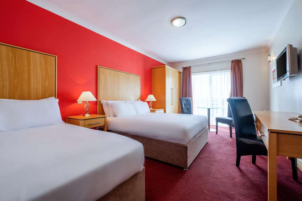 QUALITY HOTEL AND LEISURE CENTER YO-guestroom-Guest Room,On-Site.jpg
