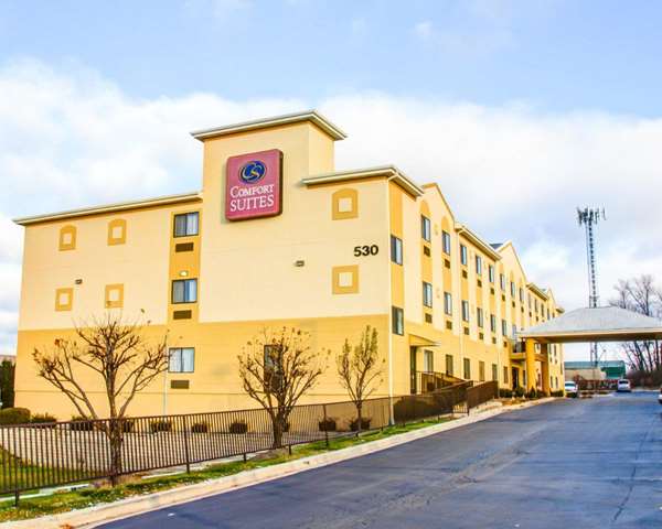 Exterior view - Comfort Suites Lombard