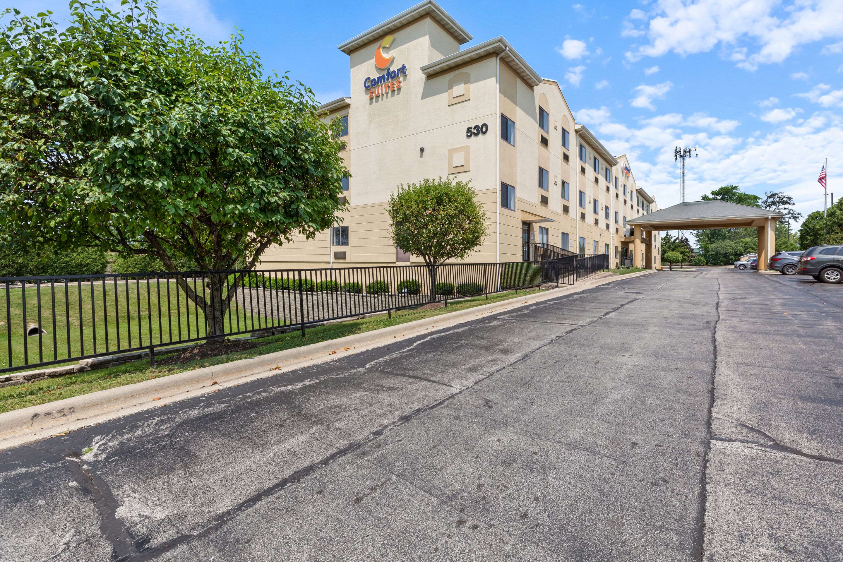 Hotel exterior | Comfort Suites Lombard - Addison
