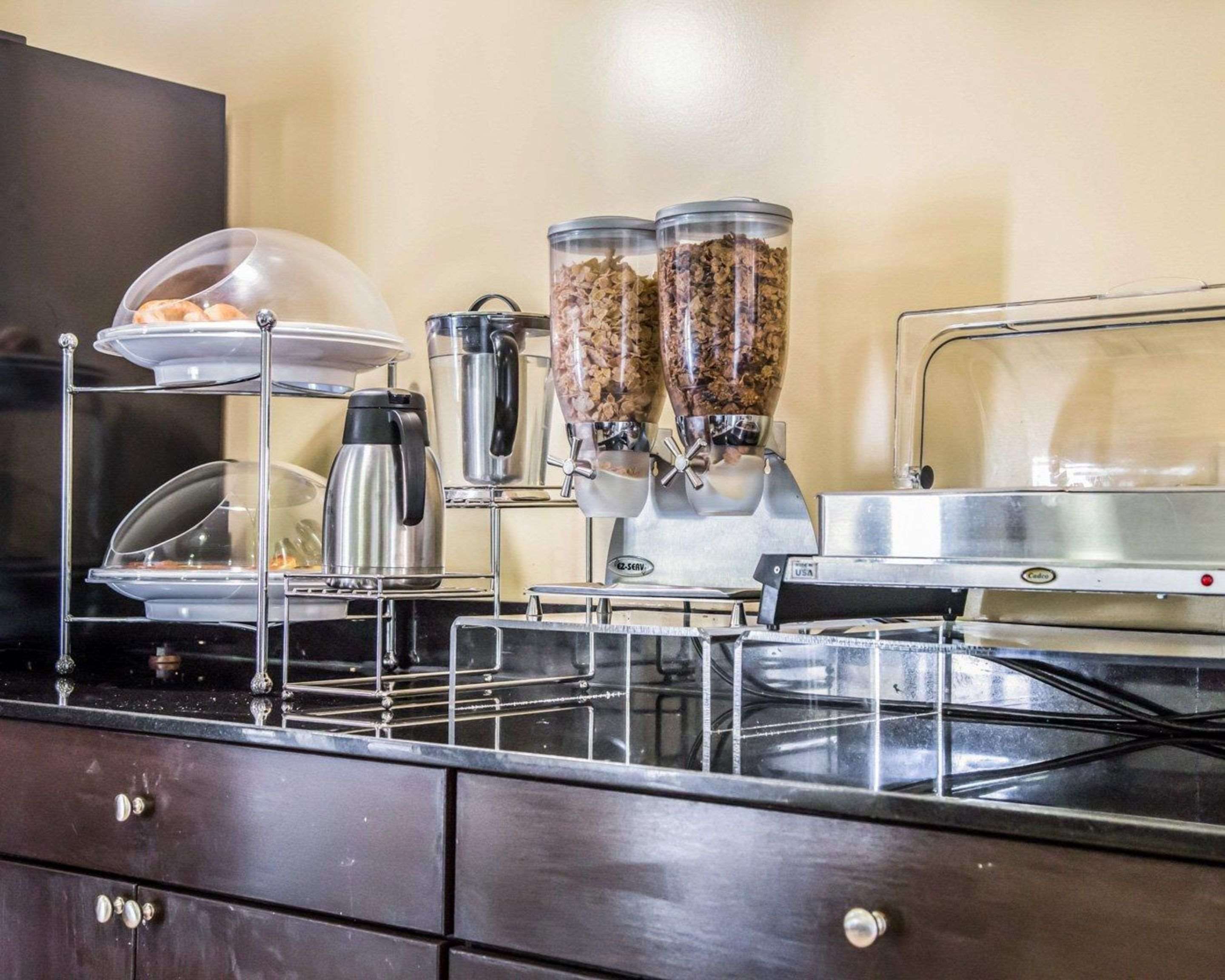 Breakfast counter