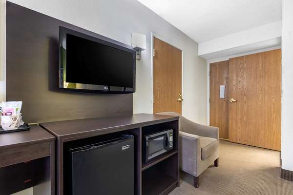  - Sleep Inn Lansing - I-80 & I-94, Exit 161