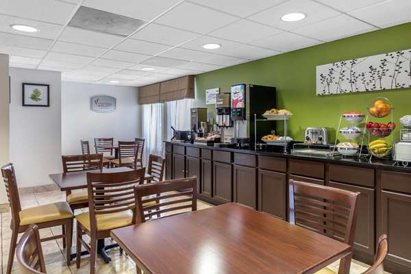 Amenities - Sleep Inn Lansing - I-80 & I-94, Exit 161