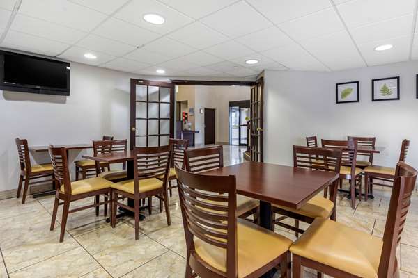 Amenities - Sleep Inn Lansing - I-80 & I-94, Exit 161