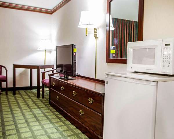  - Quality Inn Arcola - I-57, Exit 203