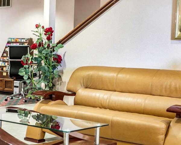  - Quality Inn Arcola - I-57, Exit 203