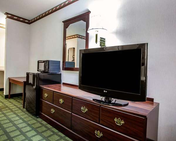 - Quality Inn Arcola - I-57, Exit 203