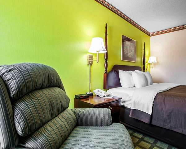 Suite - Quality Inn Arcola - I-57, Exit 203