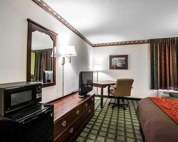 Suite - Quality Inn Arcola - I-57, Exit 203