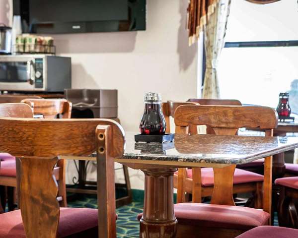 Amenities - Quality Inn Arcola - I-57, Exit 203