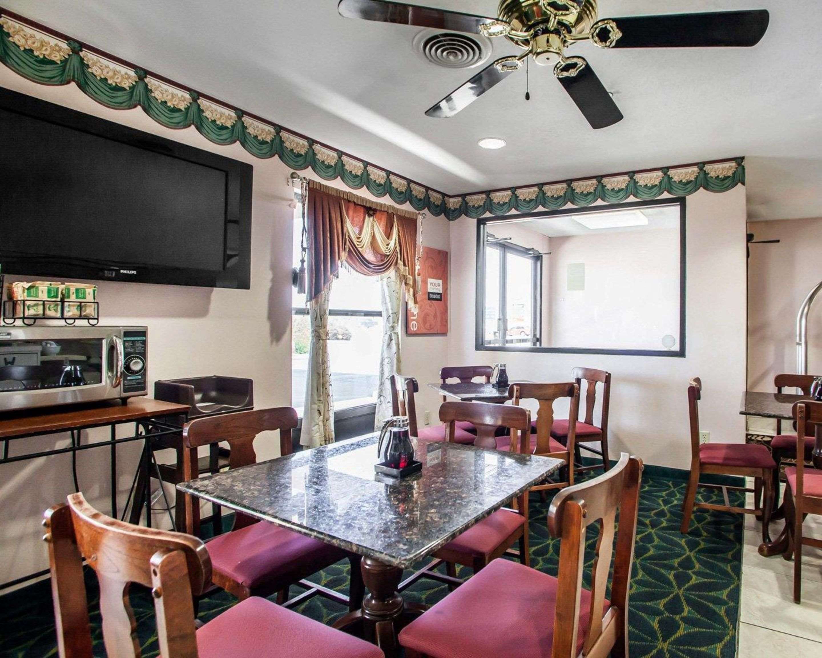 Breakfast room