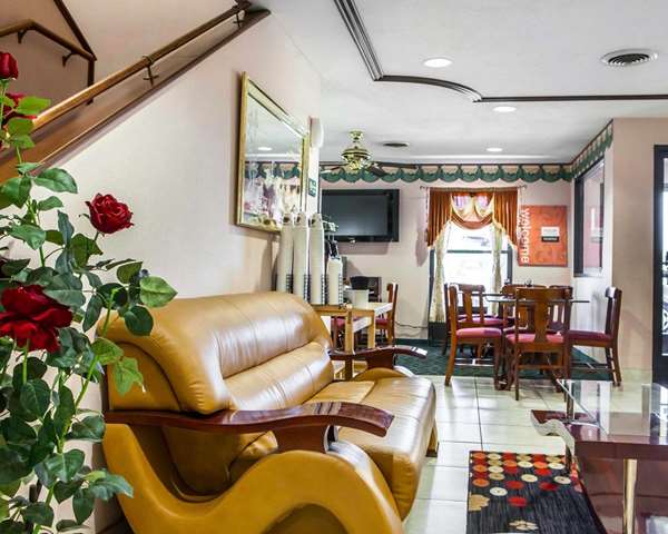  - Quality Inn Arcola - I-57, Exit 203