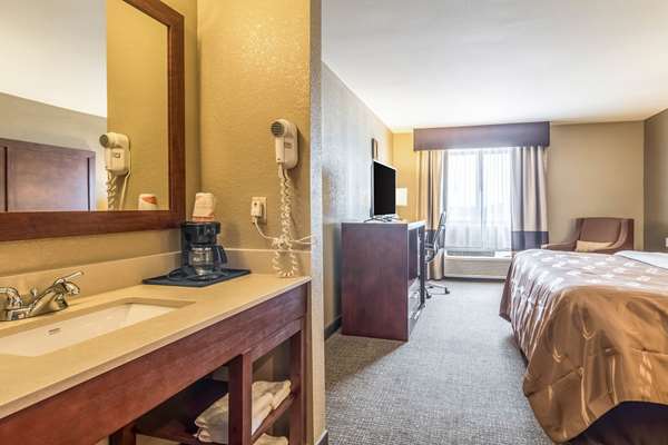  - Quality Inn & Suites Salem - I-57, Exit 116