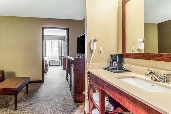  - Quality Inn & Suites Salem - I-57, Exit 116