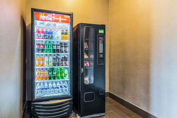  - Quality Inn & Suites Salem - I-57, Exit 116