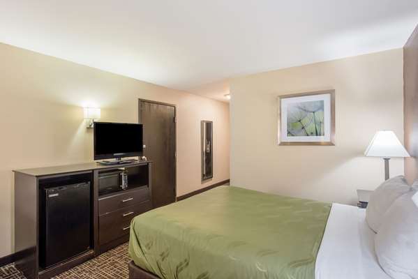  - Quality Inn & Suites Caseyville - I-64, Exit 9