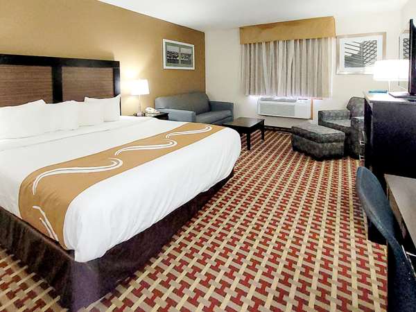 Suite - Quality Inn & Suites Marion - I-57, Exit 53