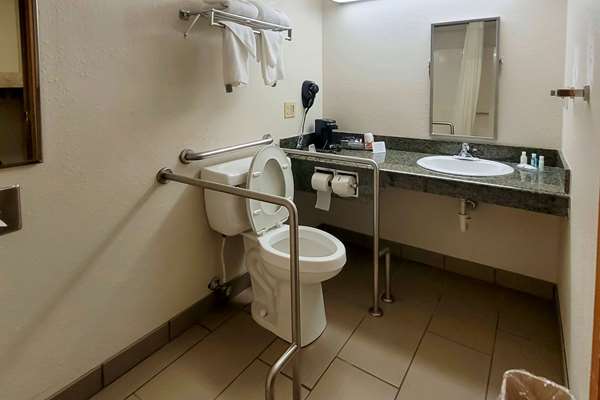  - Quality Inn & Suites Marion - I-57, Exit 53