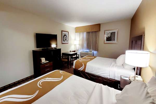 Suite - Quality Inn & Suites Marion - I-57, Exit 53