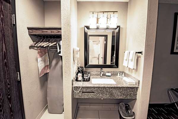  - Quality Inn Galesburg