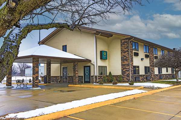 Exterior view - Quality Inn Galesburg