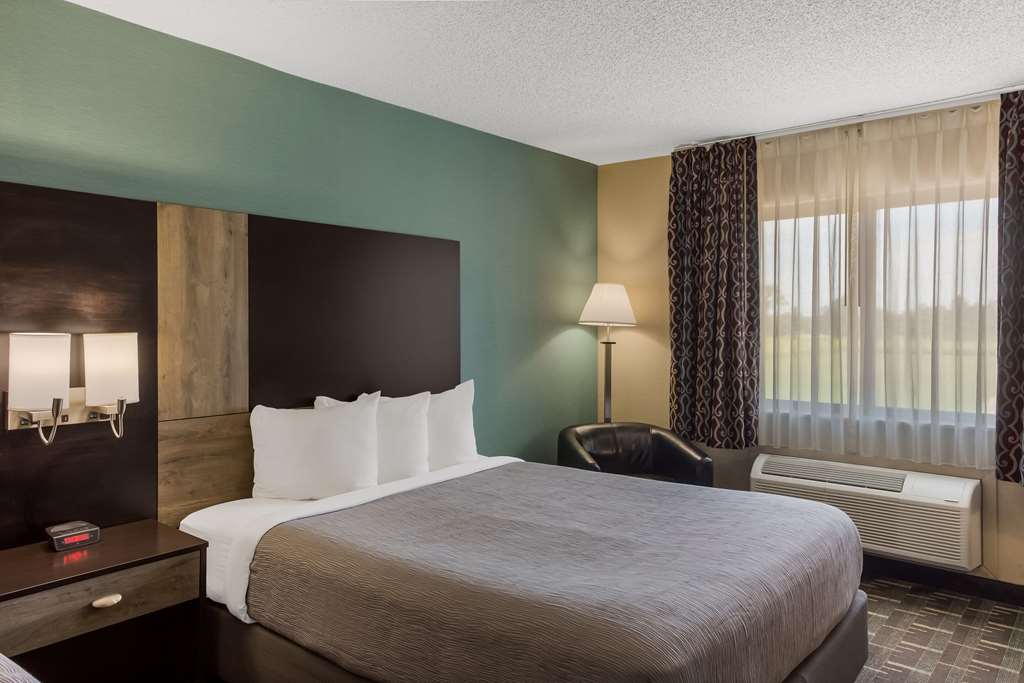 QUALITY INN GALESBURG NEAR US HIGHW-guestroom-Guest Room,On-Site.jpg