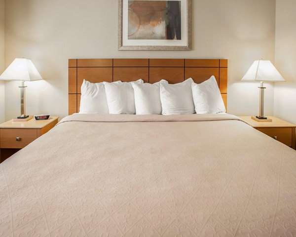  - Quality Inn Forsyth - I-72, Exit 141