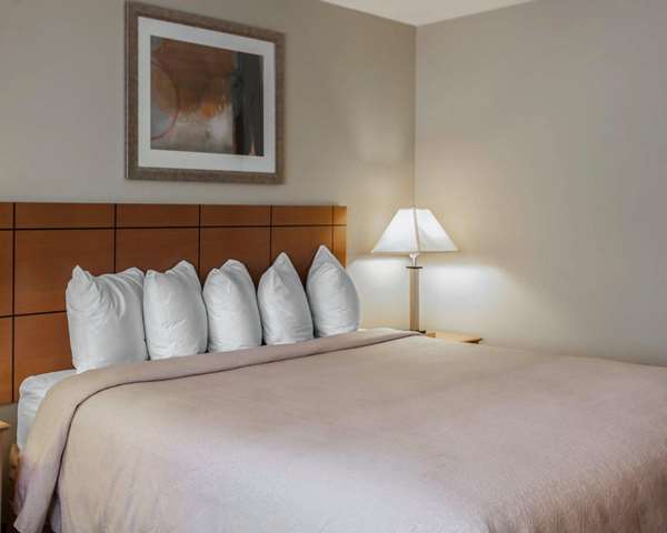 - Quality Inn Forsyth - I-72, Exit 141