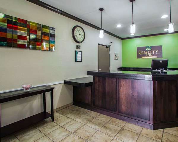  - Quality Inn Forsyth - I-72, Exit 141